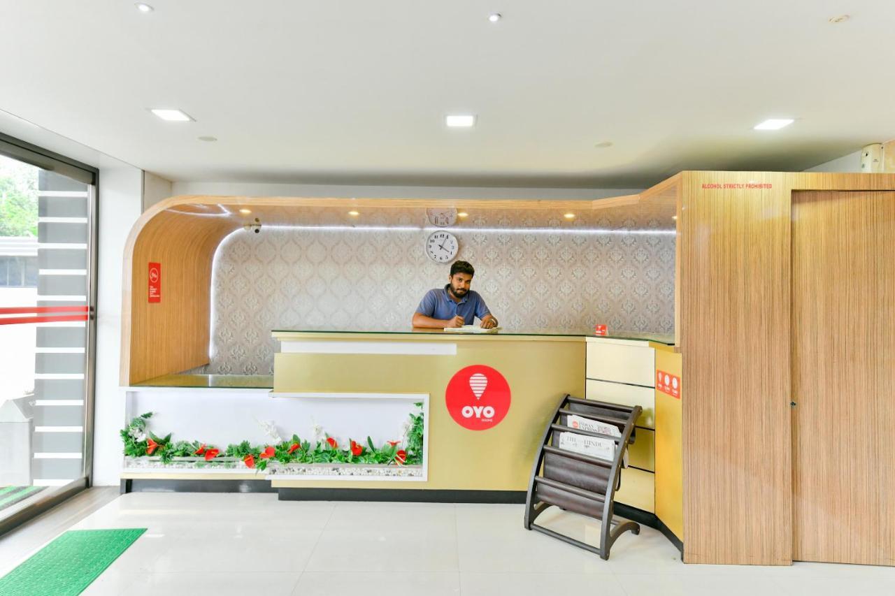 Oyo 1889 Hotel Aj Park Alappuzha Exterior photo